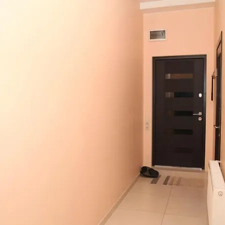 аркадия гагарин на плазе апарт Odessza